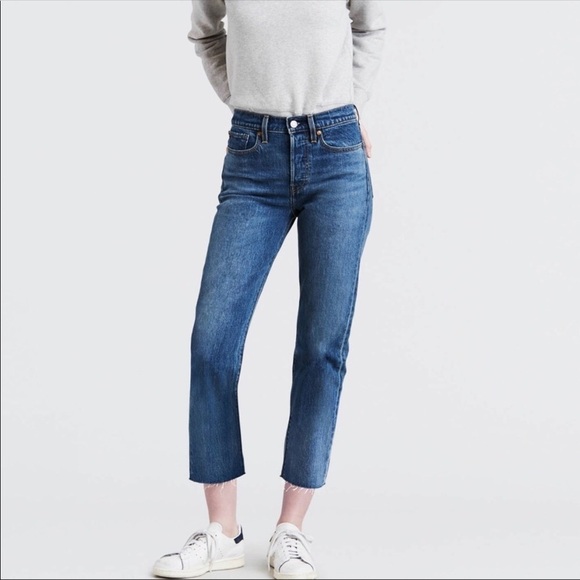 Levi’s Premium Wedgie Straight High Rise Raw Hem Jeans 31